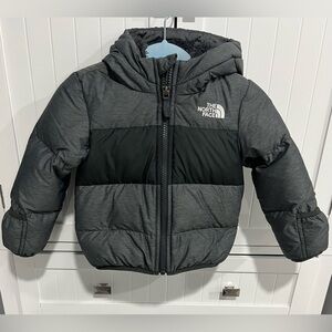 The North Face Kids Gray and Black Puffer Jacket 12 months